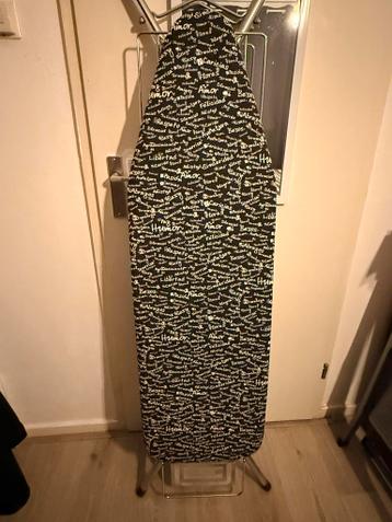 Robuuste brede strijkplank