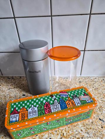 GRATIS! Beschuitbus, koekblik en bewaardoos