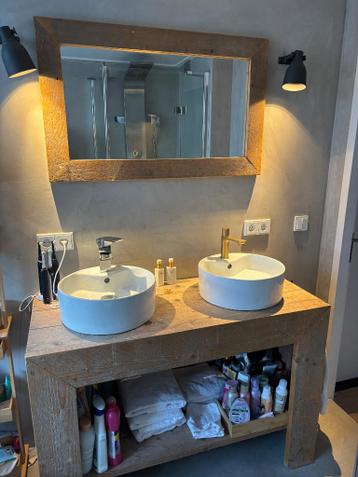 Badmeubel en spiegel