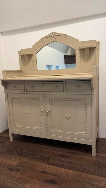 Brocante kast/kommode met spiegel