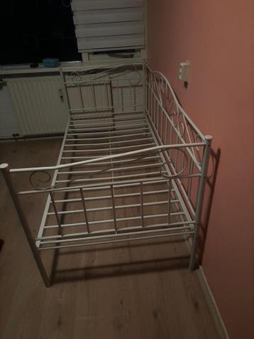 Bed gratis af te halen vandaag in ijsselmonde