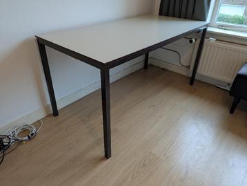 Stevige tafel 150x75x75