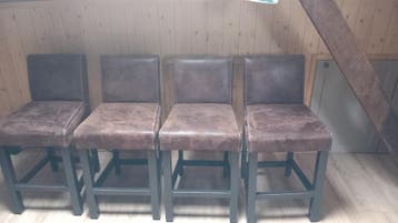 Gratis afhalen 4 bar krukken/stoel
