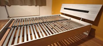 Gratis Ikea bedframe + lattenbodems