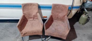 2 stoelen gratis af te halen
