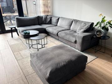 Hoekbank + hocker van Goossens Wonen > direct beschikbaar!