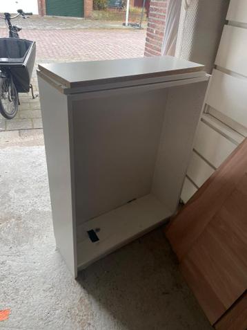 Boekenkast 106x80 cm met 2 planken