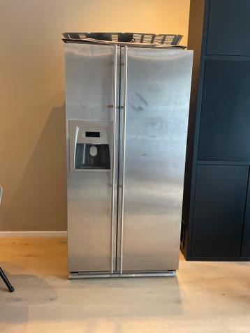 Grote Amerikaanse Koelkast met IJsdispenser