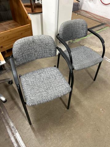 2 Vergaderstoelen / Eetkamerstoelen