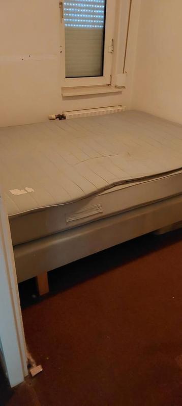 Tweepersoonsbed met matras