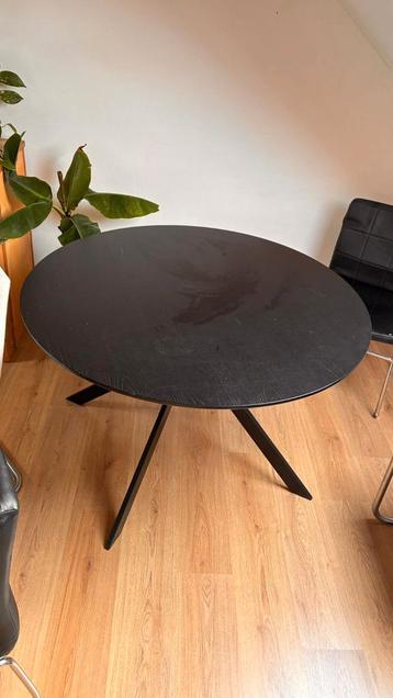 Ronde tafel met 4 stoelen
