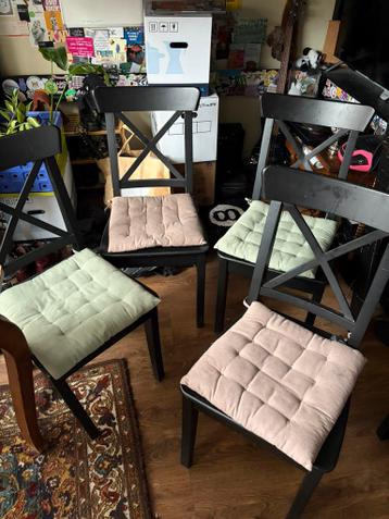 4 zwarte ikea stoelen GRATIS