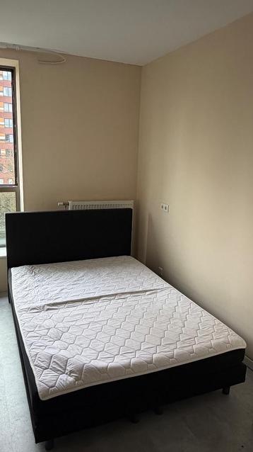GRATIS BED 140x200 ZWART GOEDE STAAT ZSM OPHALEN