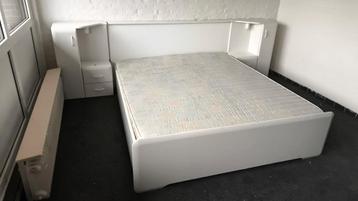 Keurige slaapkamer met lattenbodem - gratis ophalen!