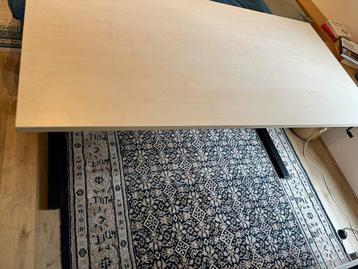 Gispen Bureau 160x80cm met slinger - In hoogte verstelbaar