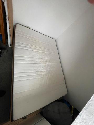 Twee persoons matras IKEA 140 inclusief lattenbodem