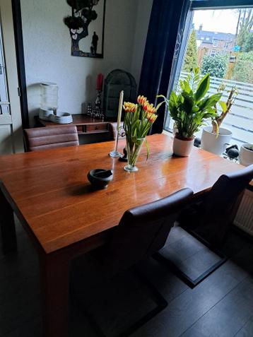 Eikenhouten eettafel GRATIS AFHALEN t/m zondag 15 feb.