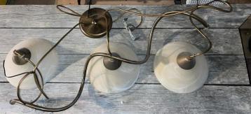 Vintage hanglamp met 3 glazen kappen