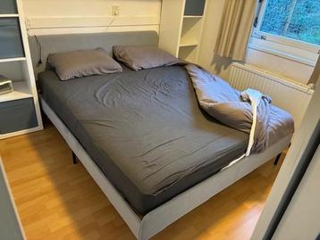 bed met matras 2,0 bij 1,6m