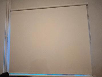 2 rolgordijnen creme 187 en 149 breed