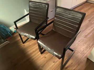 Gratis: 5x eetkamerstoel, kunstleer beschadigd