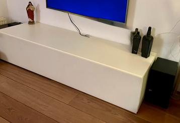 TV kastje creme kleurig