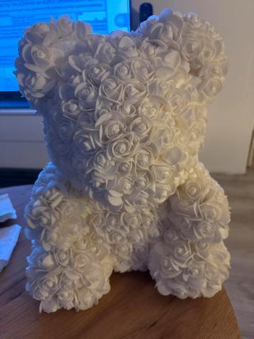 Teddybeer van rozen - Valentijnsdag cadeau