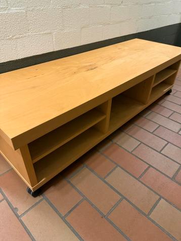 Gratis Houten TV Meubel op Wielen - Wesselerbrink