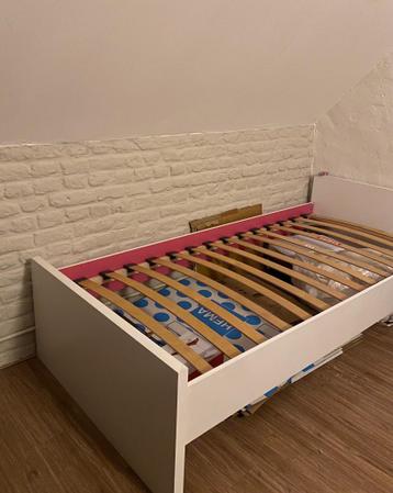 GRATIS IKEA bed (90 x 200)