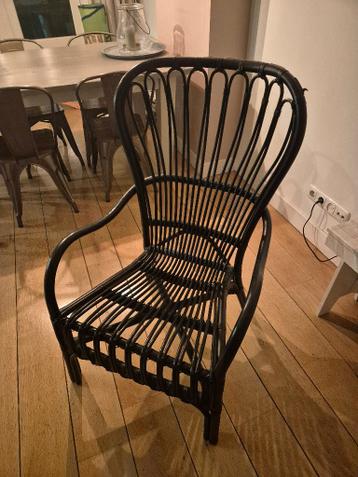 Rotan stoel zwart