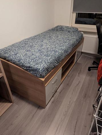Eenpersoonsbed met opbergruimte - Verhuizing!