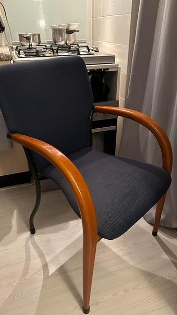 Gratis Stijlvolle Stoelen - Wegens Verhuizing!