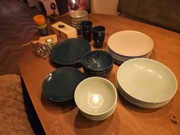 GRATIS servies oa Ikea , alles op de foto GRATIS