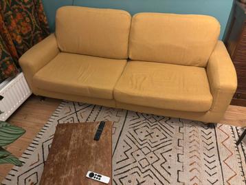 Gratis gele 2,5-zits bank