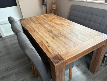 Eettafel en bankje