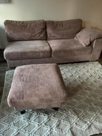 Gratis: Rose bank met hocker. Ivm verhuizing