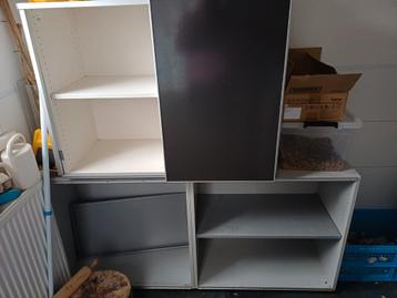 3 kasten gratis galen mag ook per stuk weg