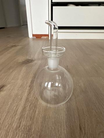 Glazen olie- of azijnflesje