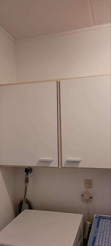 Twee kastjes wit. Maat 60 x 75 cm