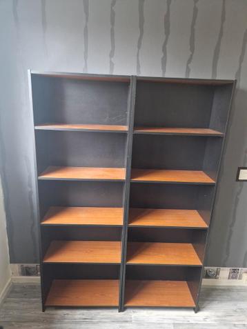 2 Zwart/Bruine Boekenkasten - Gratis Af te Halen