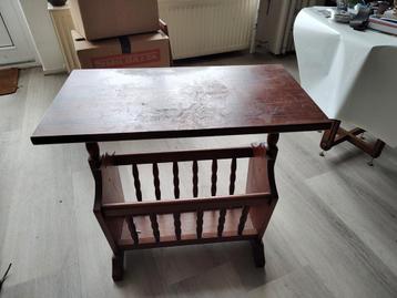 Vintage krantenbak / bijzettafel ophalen in Zuidhorn