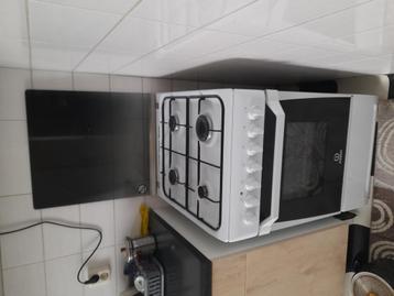 Indesit Gasfornuis - Vrijstaand - Gebruikt