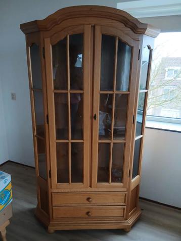 Vitrinekast gratis