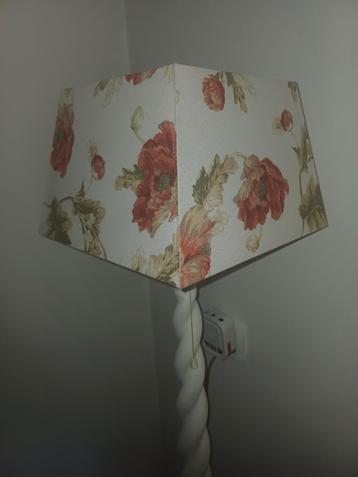 Gezocht: lampekappen met deze print