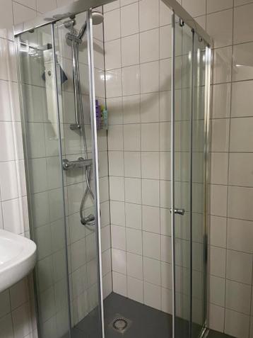 Shower enclosure