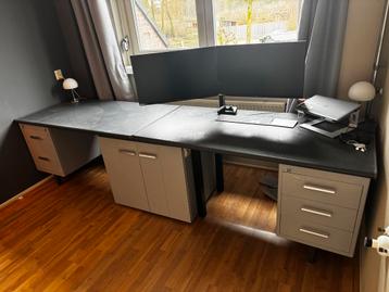 Groot bureau! - Gratis Af te Halen