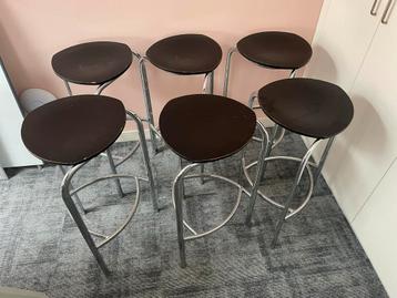 Zes barkrukken in prima staat