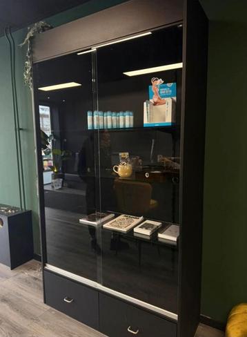 Gratis vitrine kast, zsm ophalen!
