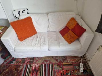 Gratis bank (wit, 2/3 persoons, zelf ophalen)