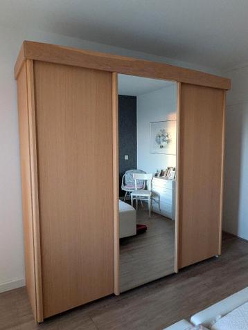 Driedeurs schuifdeurkast